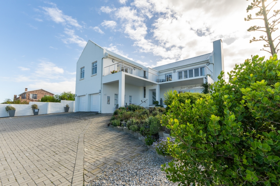 4 Bedroom Property for Sale in Oceanview Heights Western Cape